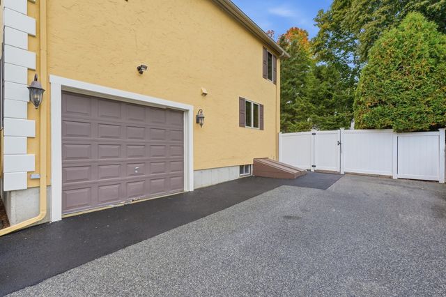 9 Myopia Rd, Stoneham, MA 02180