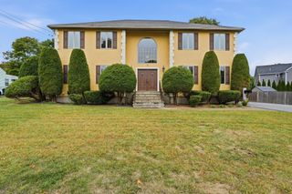9 Myopia Rd, Stoneham, MA 02180
