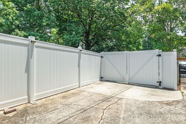 2113 Scott Avenue, Charlotte, NC 28203