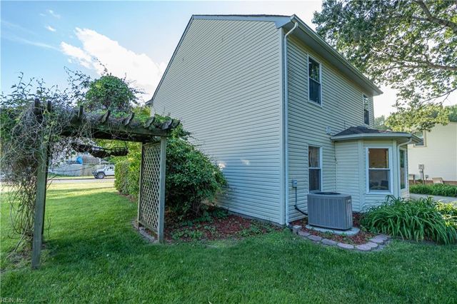 108 Golden Maple DR, Virginia Beach, VA 23452