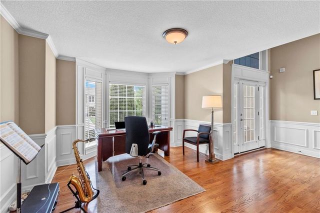 9020 N Oxford Avenue, Kansas City, MO 64157