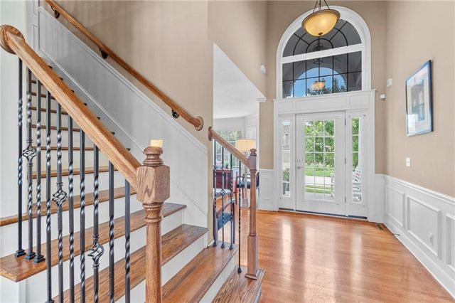 9020 N Oxford Avenue, Kansas City, MO 64157