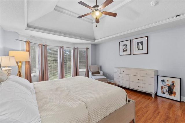 9020 N Oxford Avenue, Kansas City, MO 64157