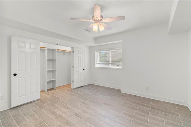 9020 N Oxford Avenue, Kansas City, MO 64157