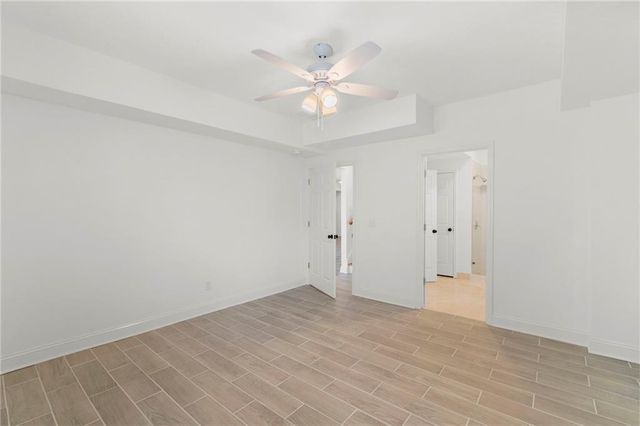 9020 N Oxford Avenue, Kansas City, MO 64157