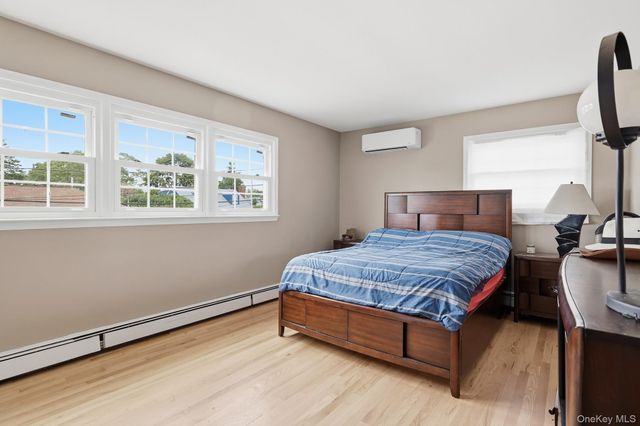 131 Fir Street, Lindenhurst, NY 11757