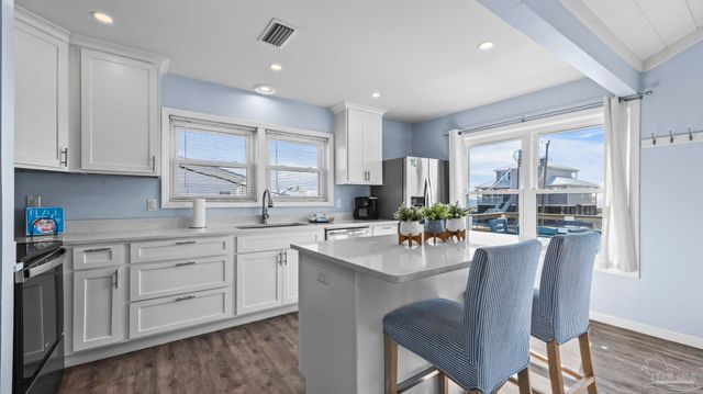 5917 Beach Blvd, Gulf Shores, AL 36542