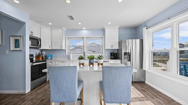 5917 Beach Blvd, Gulf Shores, AL 36542