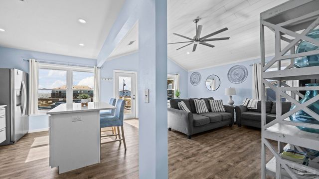 5917 Beach Blvd, Gulf Shores, AL 36542