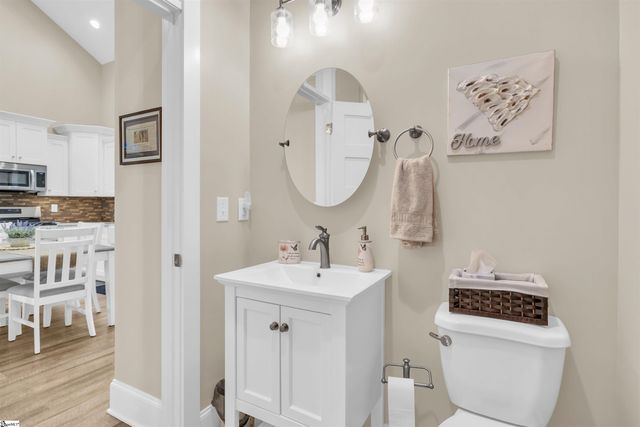 103 Cottage Lane, Greenwood, SC 29649