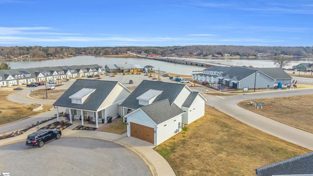 103 Cottage Lane, Greenwood, SC 29649