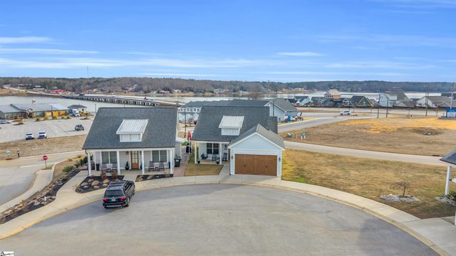 103 Cottage Lane, Greenwood, SC 29649