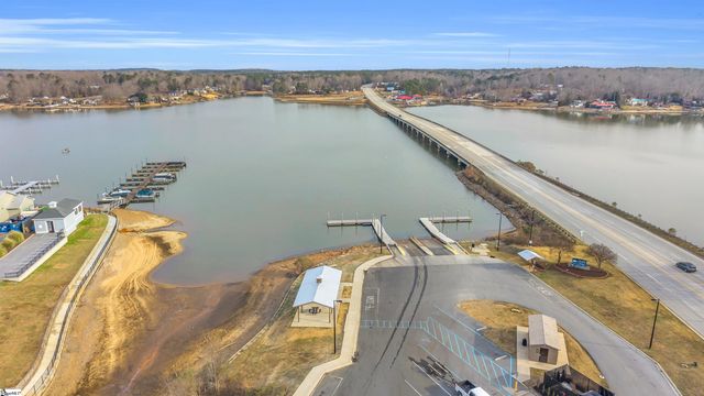 103 Cottage Lane, Greenwood, SC 29649