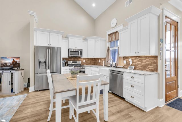 103 Cottage Lane, Greenwood, SC 29649