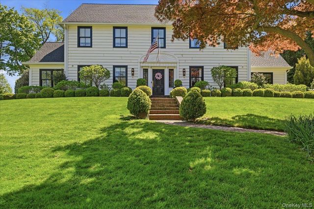 96 10th Street, Garden City, NY 11530