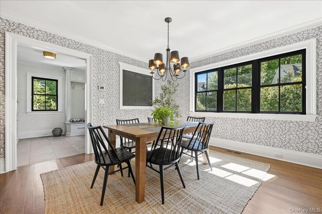 96 10th Street, Garden City, NY 11530