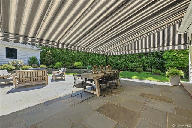 96 10th Street, Garden City, NY 11530