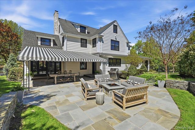 96 10th Street, Garden City, NY 11530