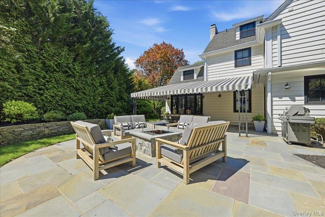 96 10th Street, Garden City, NY 11530