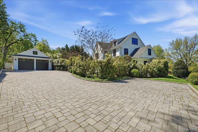 96 10th Street, Garden City, NY 11530