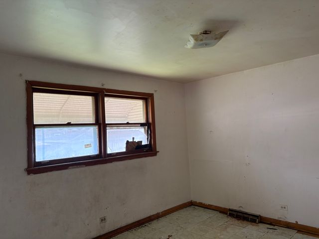 5013 W Bloomingdale Avenue, Chicago, IL 60639