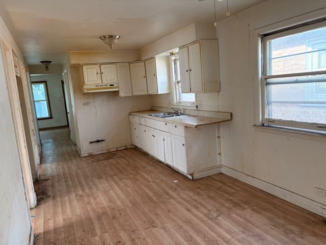 5013 W Bloomingdale Avenue, Chicago, IL 60639