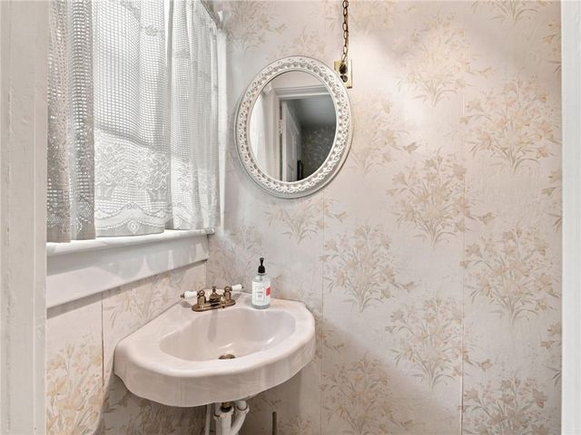 1756 West Union, Bethlehem City, PA 18018