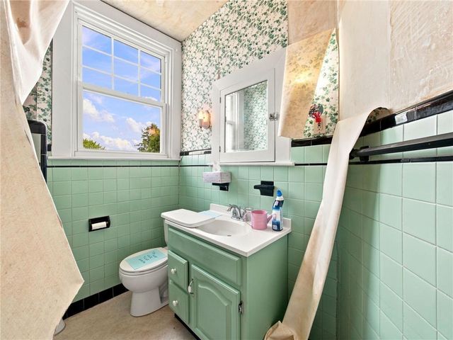 1756 West Union, Bethlehem City, PA 18018