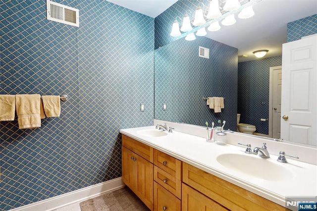 365 Mine Brook Road, Far Hills, NJ 07931