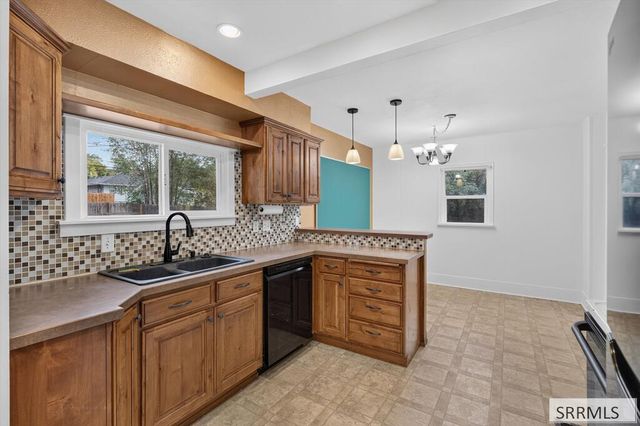 140 S 13th Ave, Pocatello, ID 83201