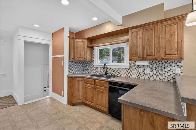 140 S 13th Ave, Pocatello, ID 83201