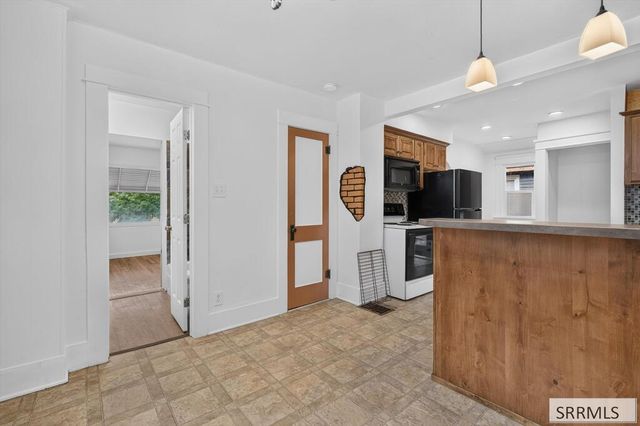140 S 13th Ave, Pocatello, ID 83201