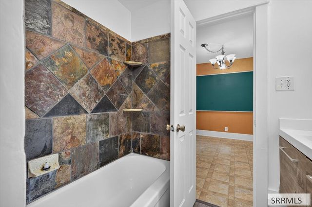 140 S 13th Ave, Pocatello, ID 83201