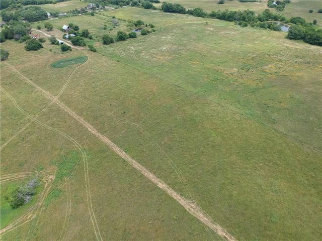 00001 W 271 Street, Paola, KS 66071