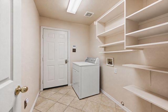 2732 Crystal Glenn Circle, Hurst, TX 76054