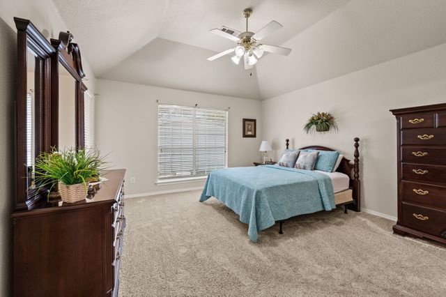 2732 Crystal Glenn Circle, Hurst, TX 76054