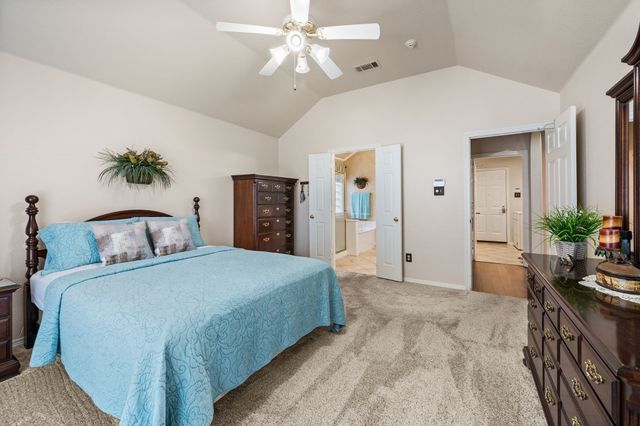 2732 Crystal Glenn Circle, Hurst, TX 76054