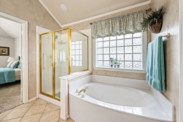 2732 Crystal Glenn Circle, Hurst, TX 76054