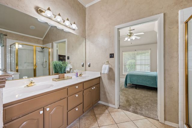 2732 Crystal Glenn Circle, Hurst, TX 76054
