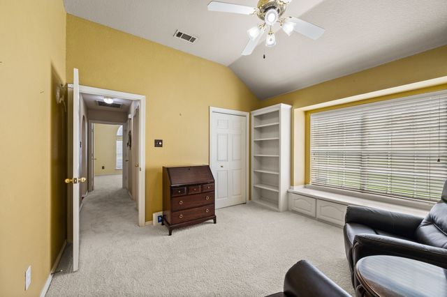 2732 Crystal Glenn Circle, Hurst, TX 76054