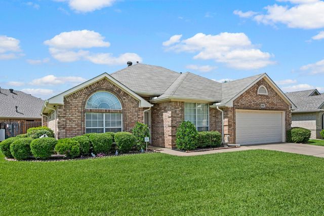 2732 Crystal Glenn Circle, Hurst, TX 76054