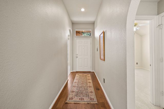 2732 Crystal Glenn Circle, Hurst, TX 76054