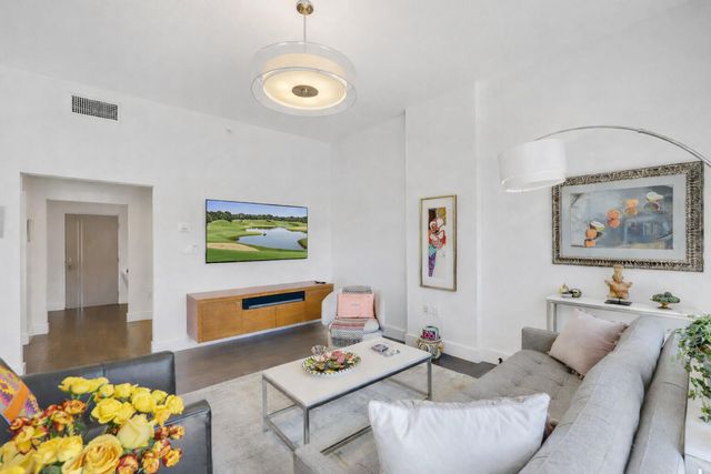 200 E Palmetto Park Road 7, Boca Raton, FL 33432