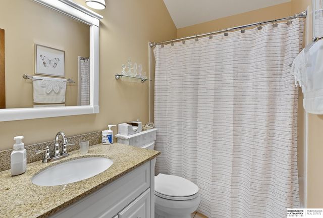 8405 S 142nd Avenue, Omaha, NE 68138