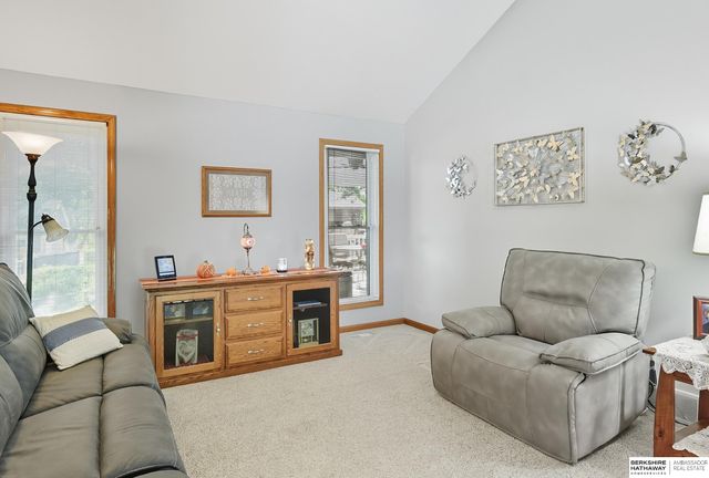 8405 S 142nd Avenue, Omaha, NE 68138