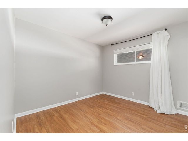 7270 Avrum Dr, Denver, CO 80221