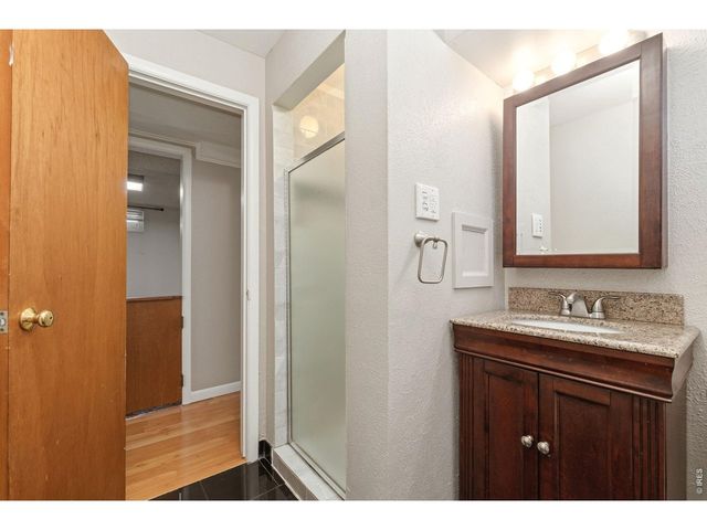 7270 Avrum Dr, Denver, CO 80221