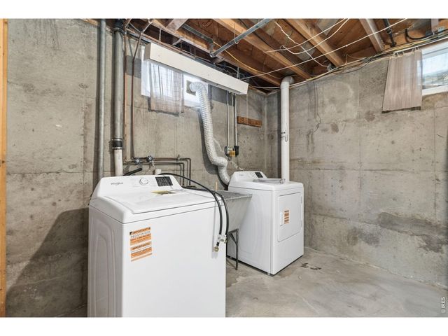 7270 Avrum Dr, Denver, CO 80221