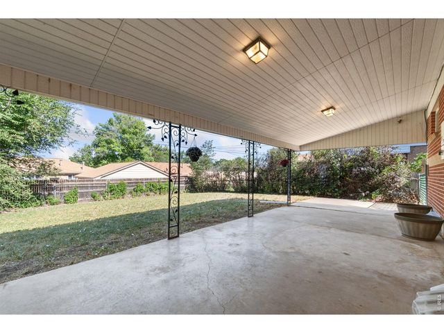 7270 Avrum Dr, Denver, CO 80221