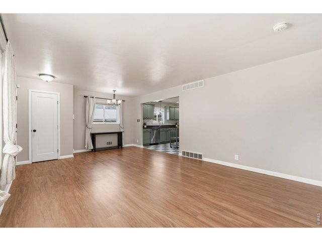7270 Avrum Dr, Denver, CO 80221